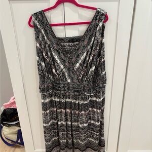 Nick + Zoe super flattering  sleeveless dress - great for layering 2x